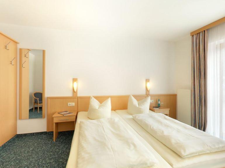 Hotel Jagermo Grasbrunn Extérieur photo
